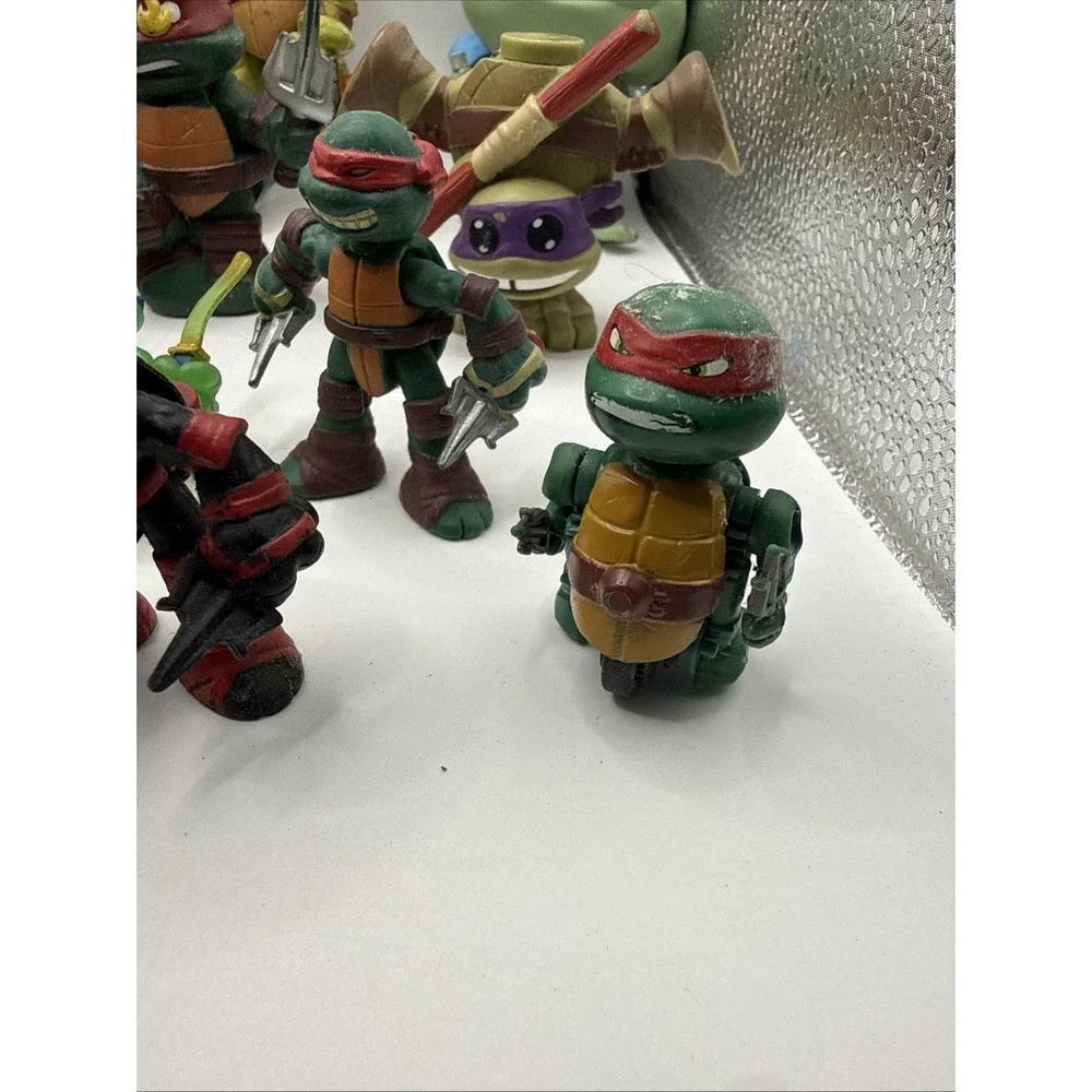 LOT‎ 19 TEENAGE MUTANT NINJA TURTLES ACTION FIGURES